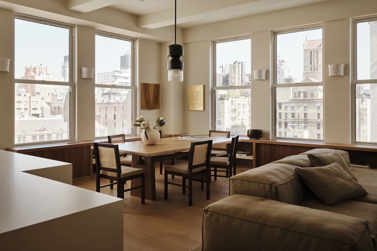 Karanlık Bir New York Dairesi, Studio Rosenthal ile Aydınlanıyor