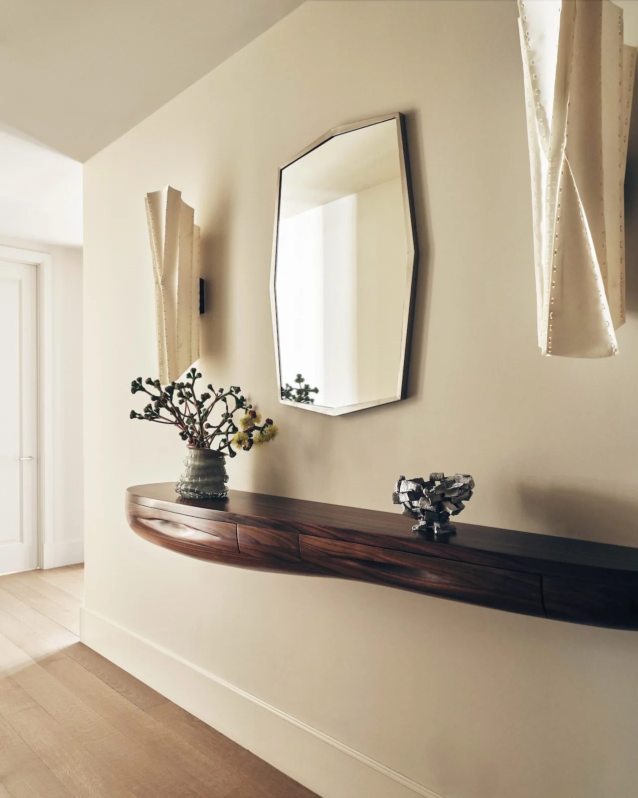 Karanlık New York Dairesi, Studio Rosenthal ile Aydınlanıyor
