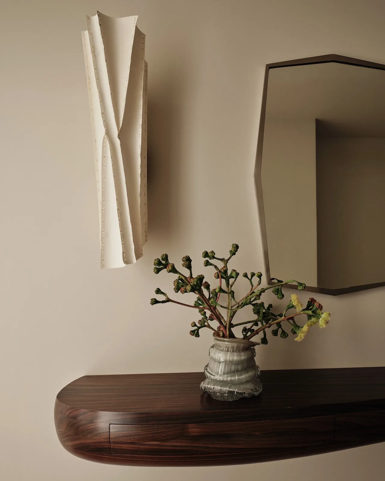 Karanlık New York Dairesi, Studio Rosenthal ile Aydınlanıyor