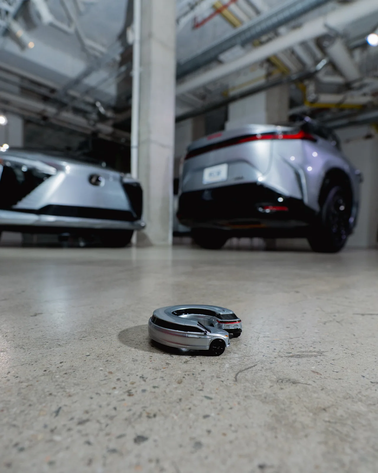 MSCHF, Lexus’u Sürreal Heykellere Dönüştürdü