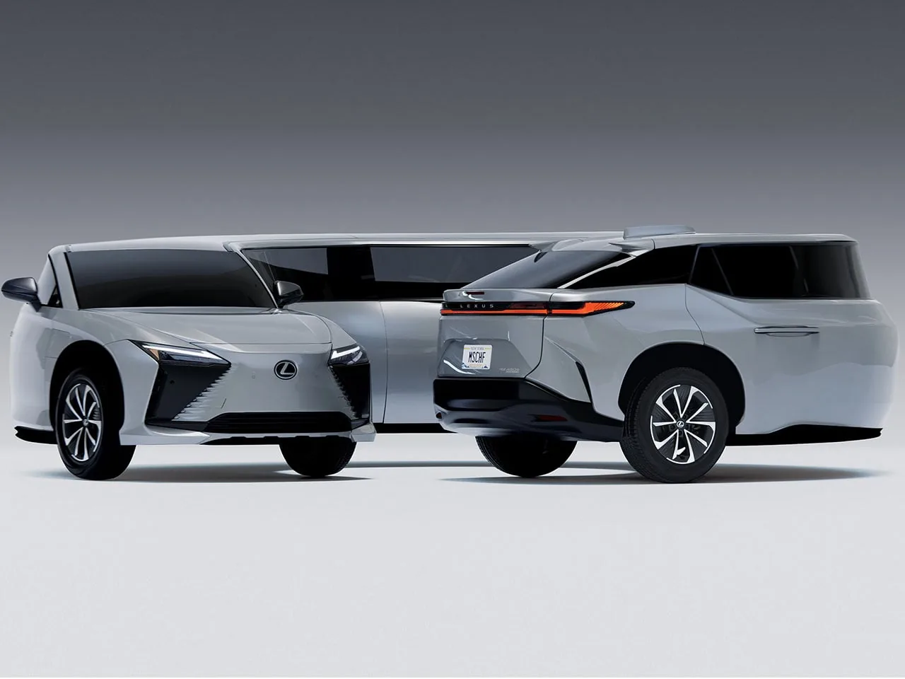 MSCHF, Lexus’u Video Hatasına Çevirdi: Sürreal Heykeller
