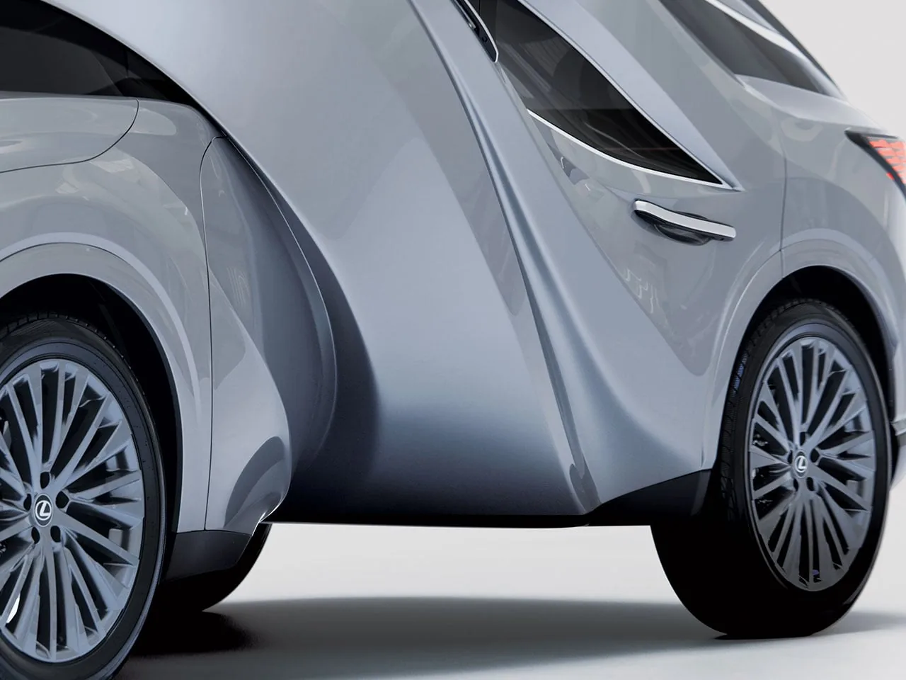 MSCHF, Lexus’u Video Hatasına Çevirdi: Sürreal Heykeller