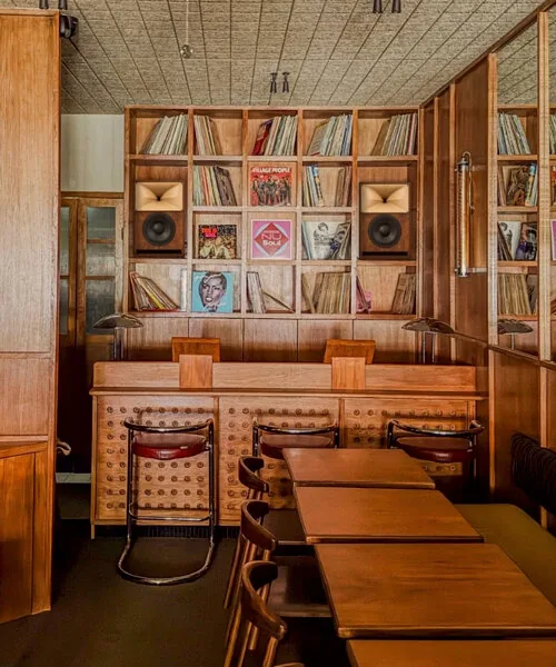 Paris’te SOBO: Sesin Mimariye Dönüştüğü Dinleme Restoranı