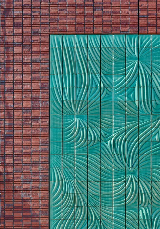 Powerwall: Elektromanyetik Gücün Seramik Sanatına Dönüşümü