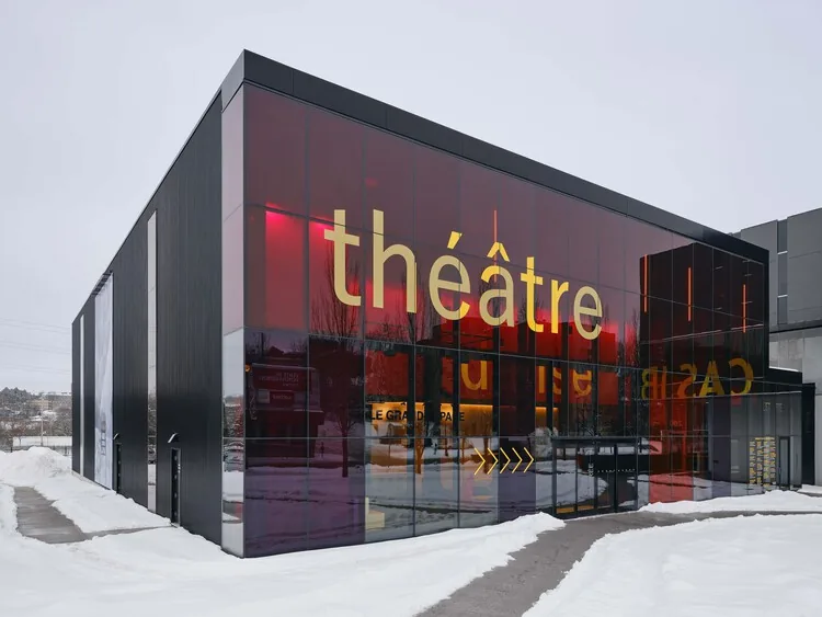 Sherbrooke Grand-Espace: Esnek Sahne Tasarımıyla Kültürel Dönüşüm