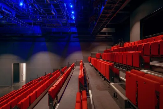 Sherbrooke Grand-Espace: Esnek Sahne Tasarımıyla Kültürel Dönüşüm