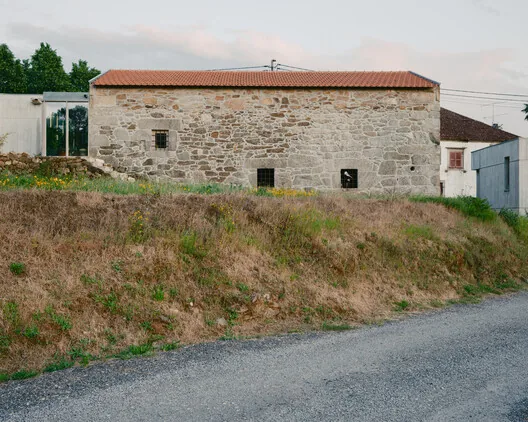 Souvinha House: Topografyaya Yaslanan Modern Konut