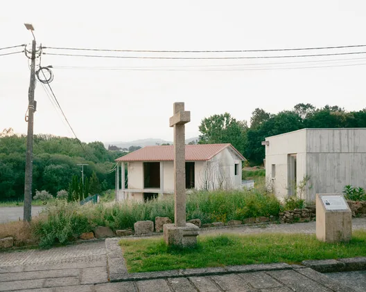 Souvinha House: Topografyaya Yaslanan Modern Konut