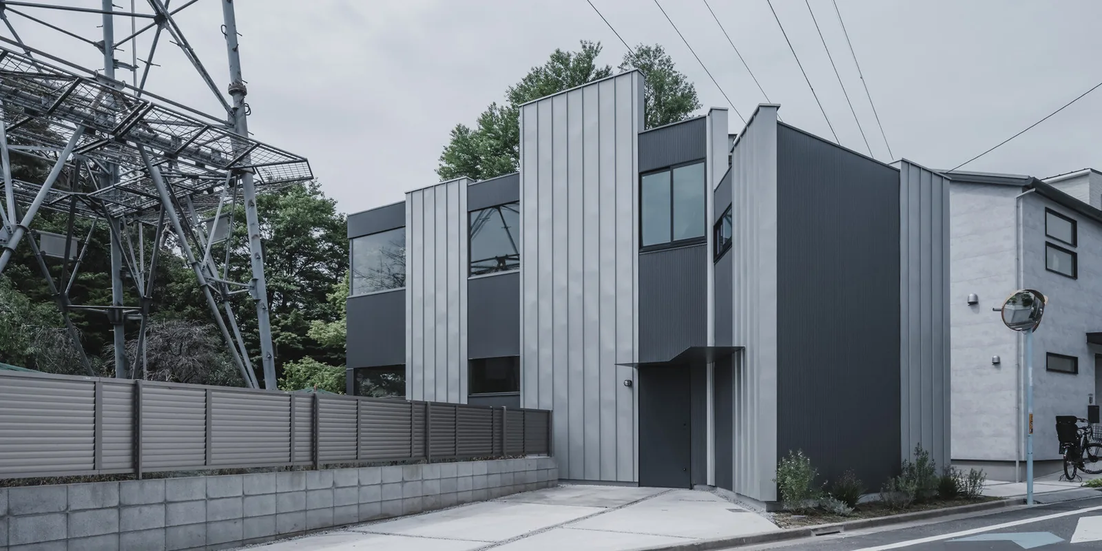 Tokyo’da Ahşap Duvar Ormanı: Betonun Ruhu Ahşapta