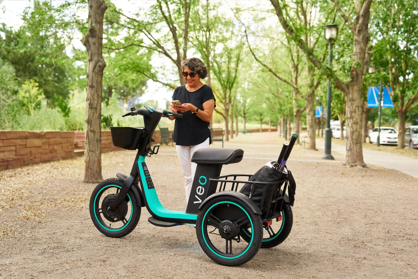 Veo Rover: Üç Tekerlekli Elektrikli Araç Mikromobiliteyi Herkes İçin Erişilebilir Kılıyor