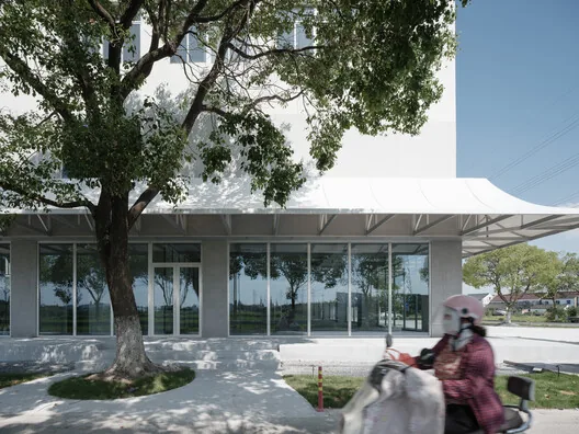 Yönetim Boşluğundan Köy Kapısına: Qingdeng Köyü Sanat Müzesi