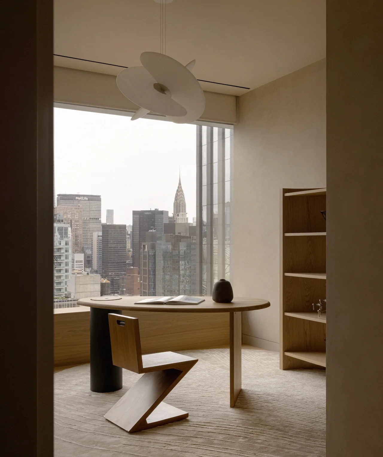 262 Fifth Avenue: Heykelsi Mimari, Huzurlu İç Mekanlar