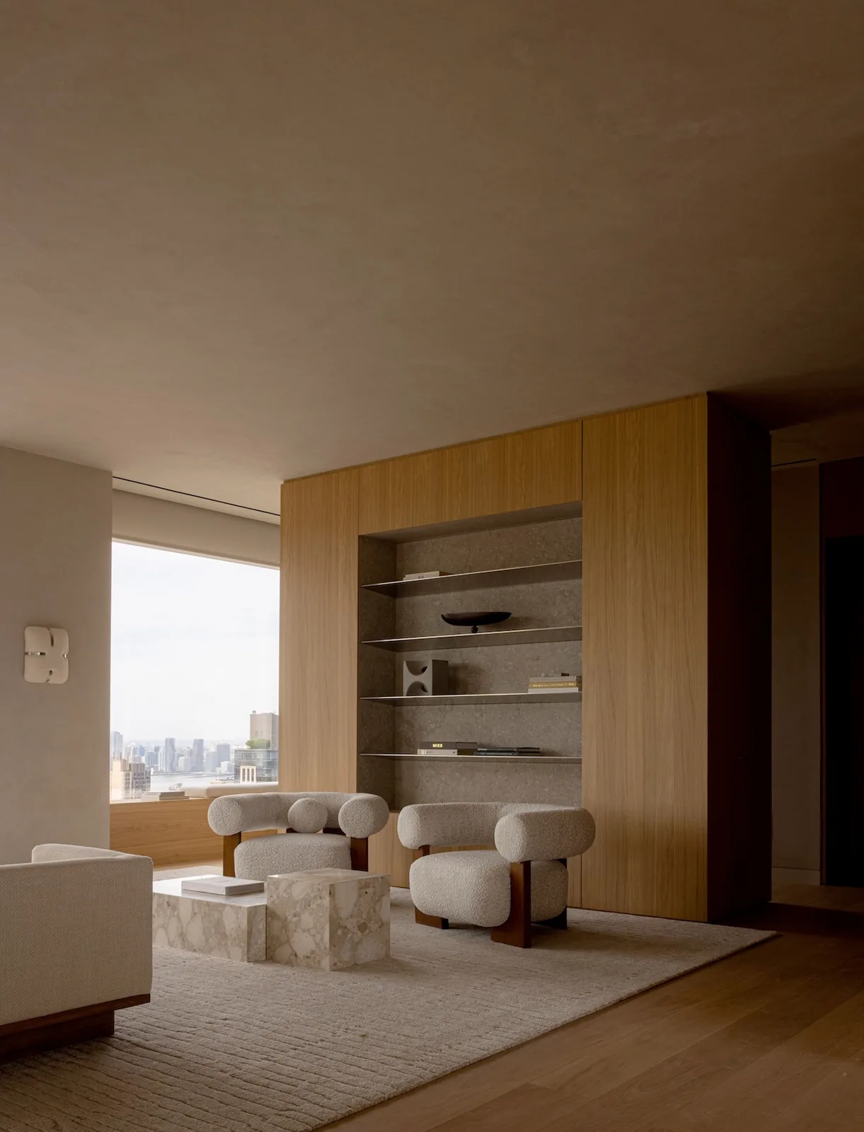 262 Fifth Avenue: Heykelsi Mimari, Huzurlu İç Mekanlar