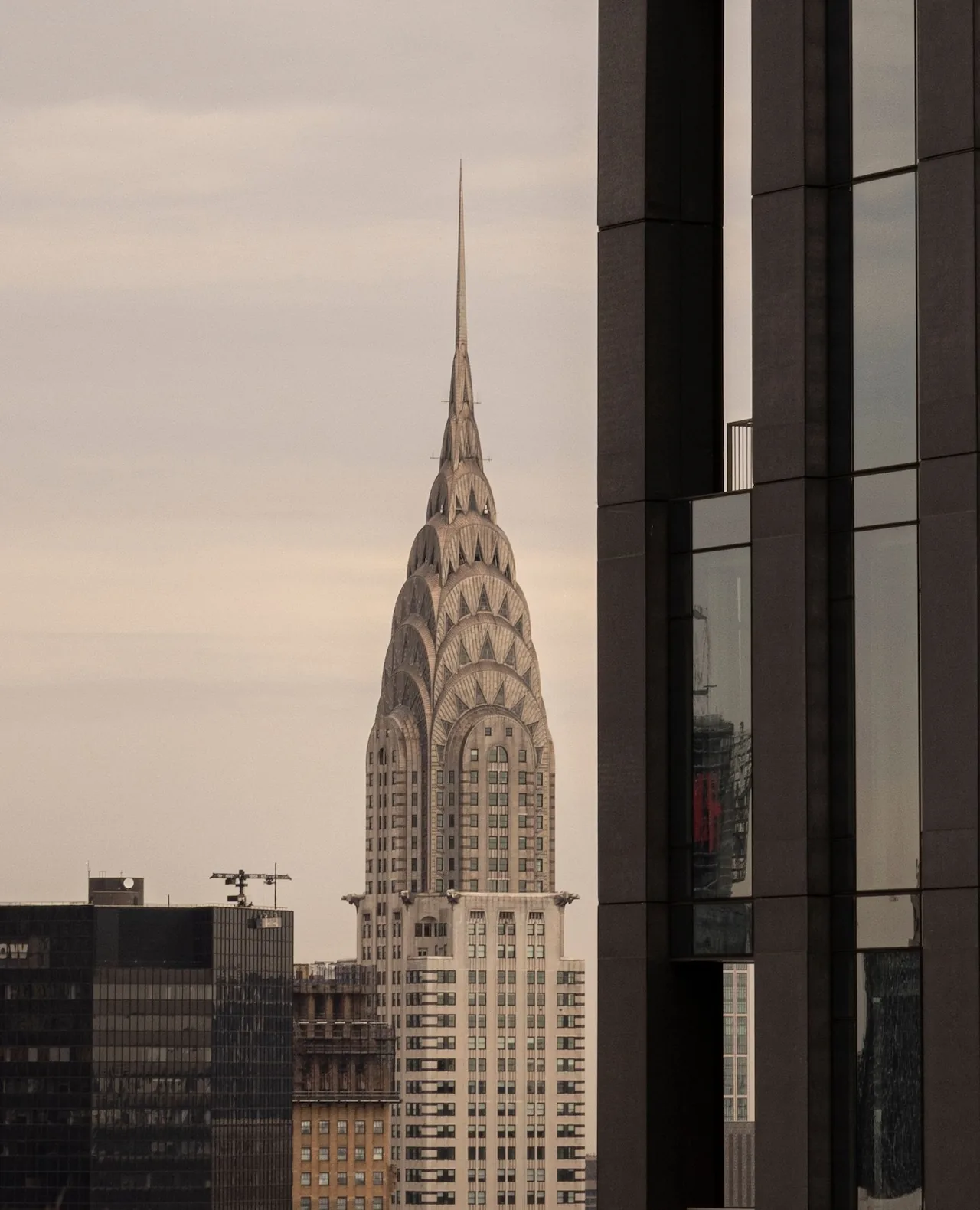262 Fifth Avenue: Heykelsi Mimari, Huzurlu İç Mekanlar