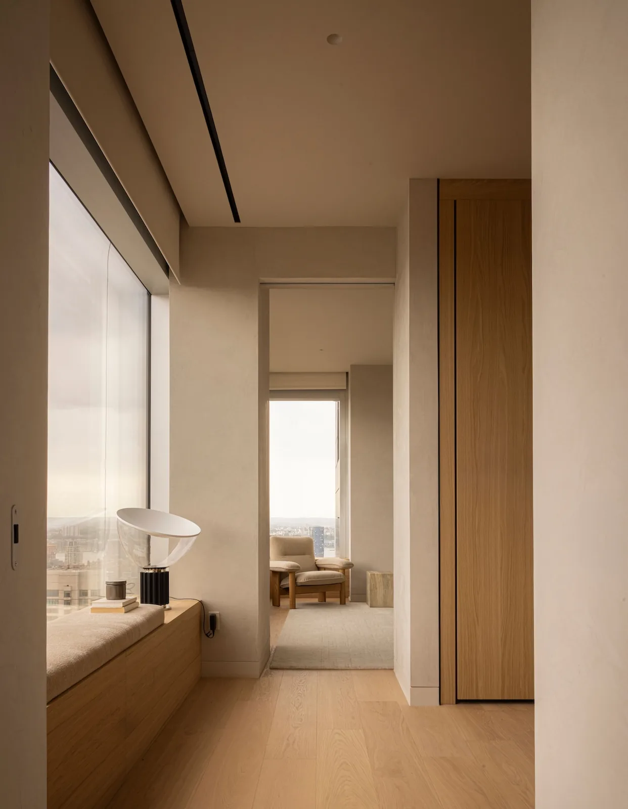 262 Fifth Avenue: Heykelsi Mimari, Huzurlu İç Mekanlar