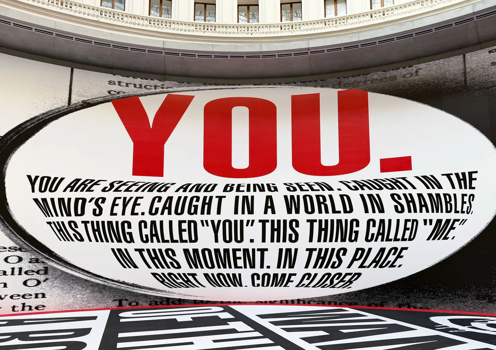 Barbara Kruger, Ando'nun Rotundasını Metinle Sarstı
