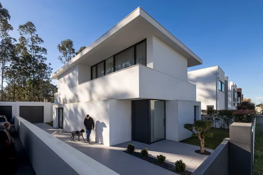 Sınırların İçinde Özgürlük: Cabreira Evi