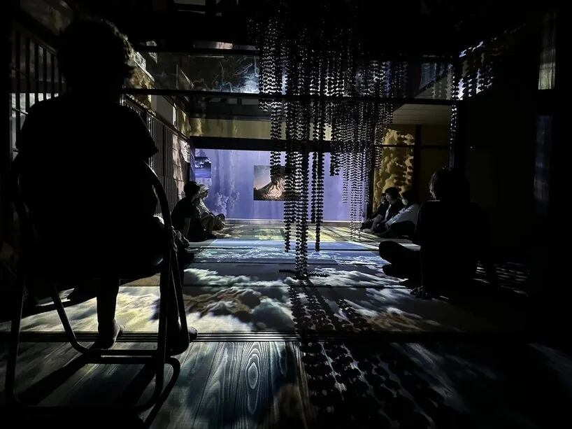DuckUnit: Sahne Tasarımında Sanat ve Teknoloji
