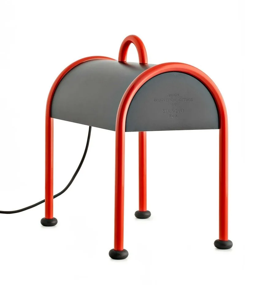 Ettore Sottsass’ın Kurallara Meydan Okuyan Valigia Lambası