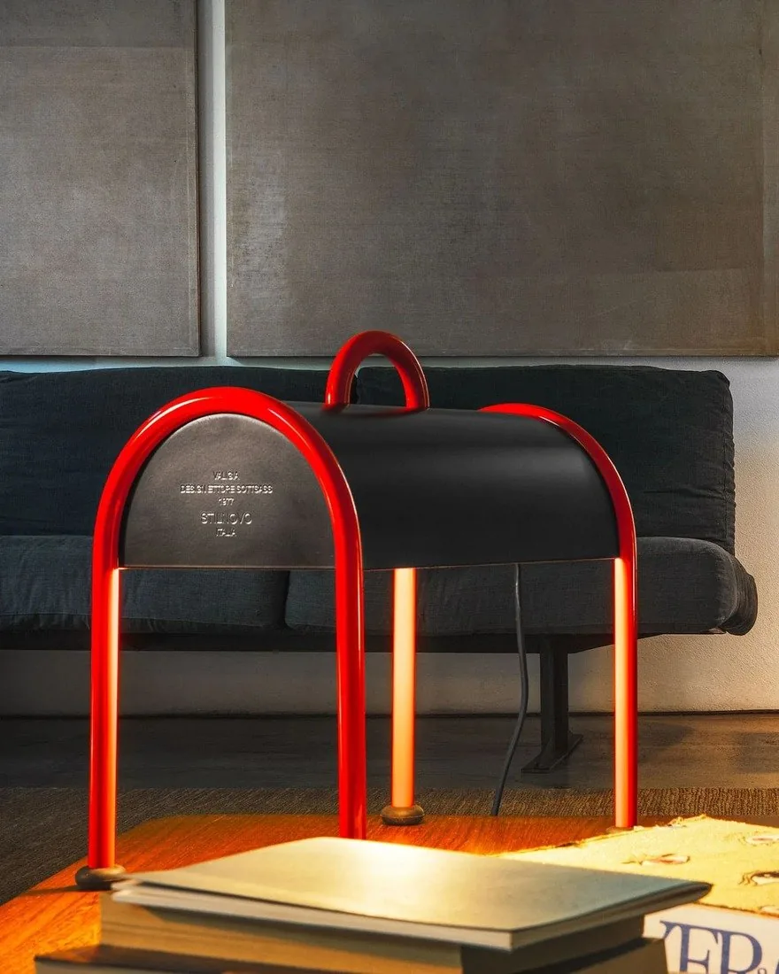 Ettore Sottsass’ın Kurallara Meydan Okuyan Valigia Lambası