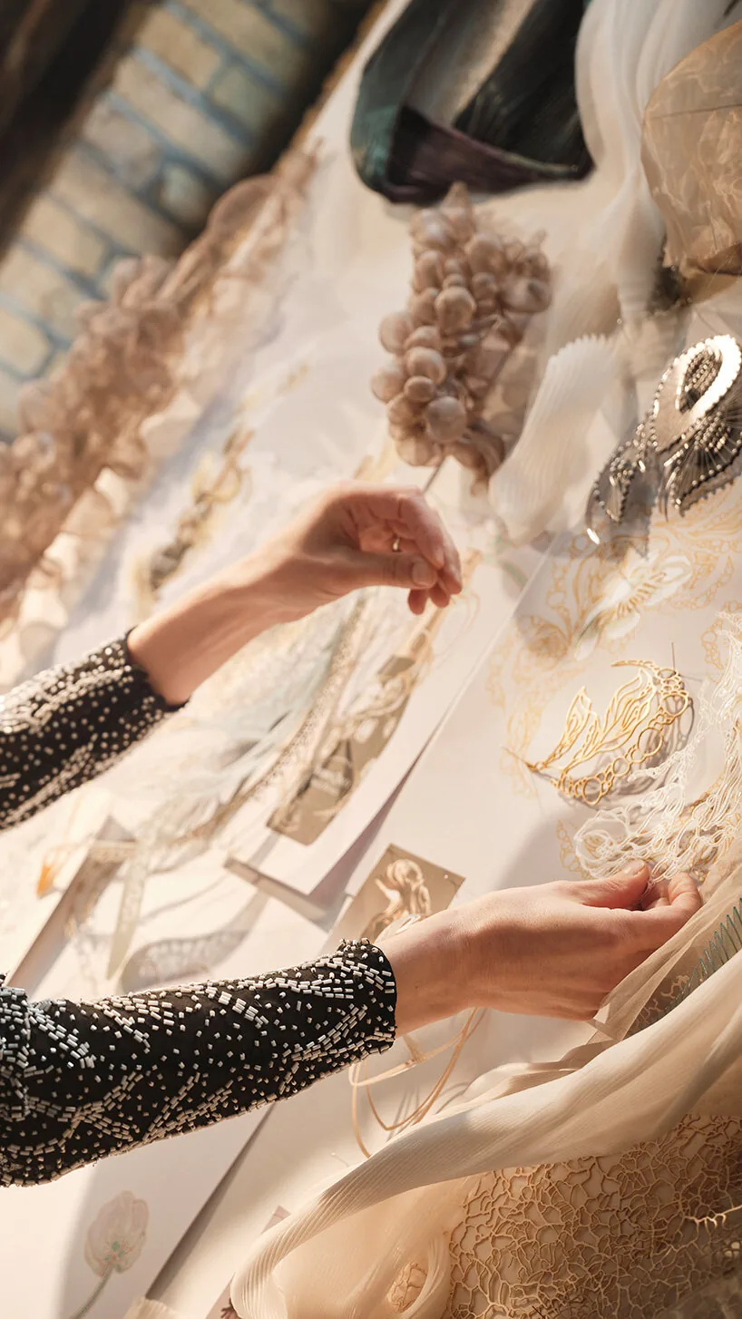Iris van Herpen Şampanyayı Sanata Dönüştürdü