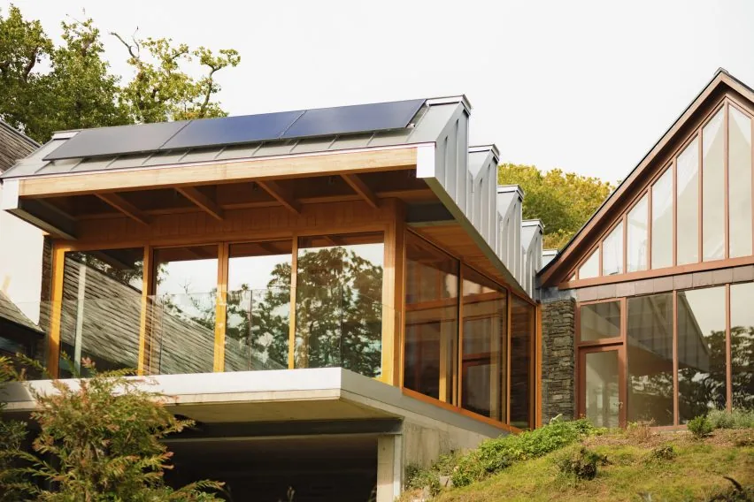 İrlanda Yağmur Ormanında Nefes Kesen Misafir Evi Restorasyonu