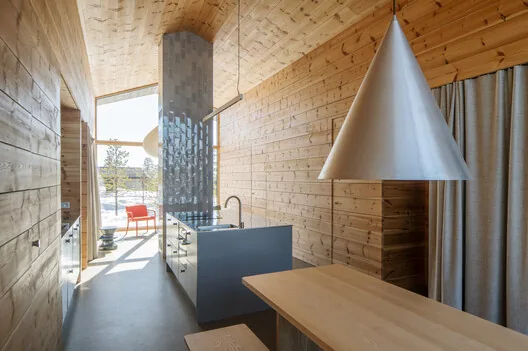İsveç Dağlarında Modern Kütük Ev: Van Peborgh Lodge