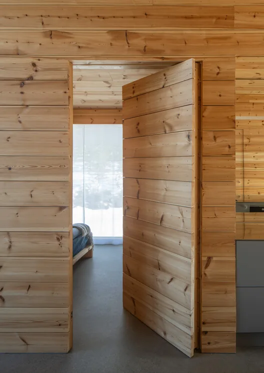 İsveç Dağlarında Modern Kütük Ev: Van Peborgh Lodge