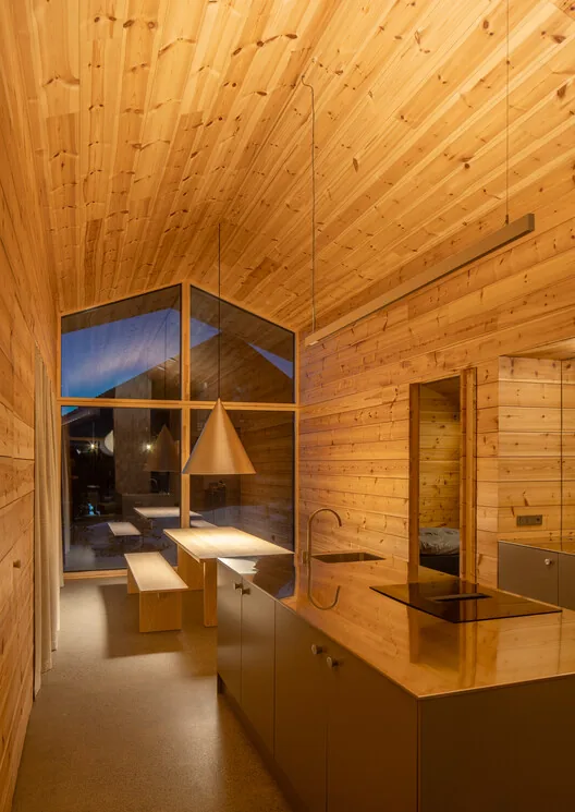 İsveç Dağlarında Modern Kütük Ev: Van Peborgh Lodge