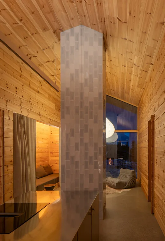 İsveç Dağlarında Modern Kütük Ev: Van Peborgh Lodge