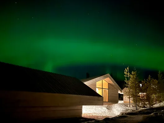 İsveç Dağlarında Modern Kütük Ev: Van Peborgh Lodge