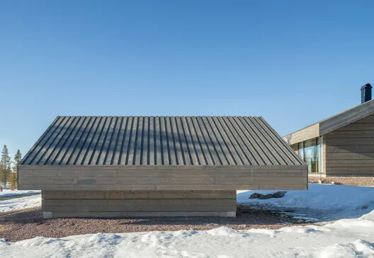 İsveç Dağlarında Modern Kütük Ev: Van Peborgh Lodge