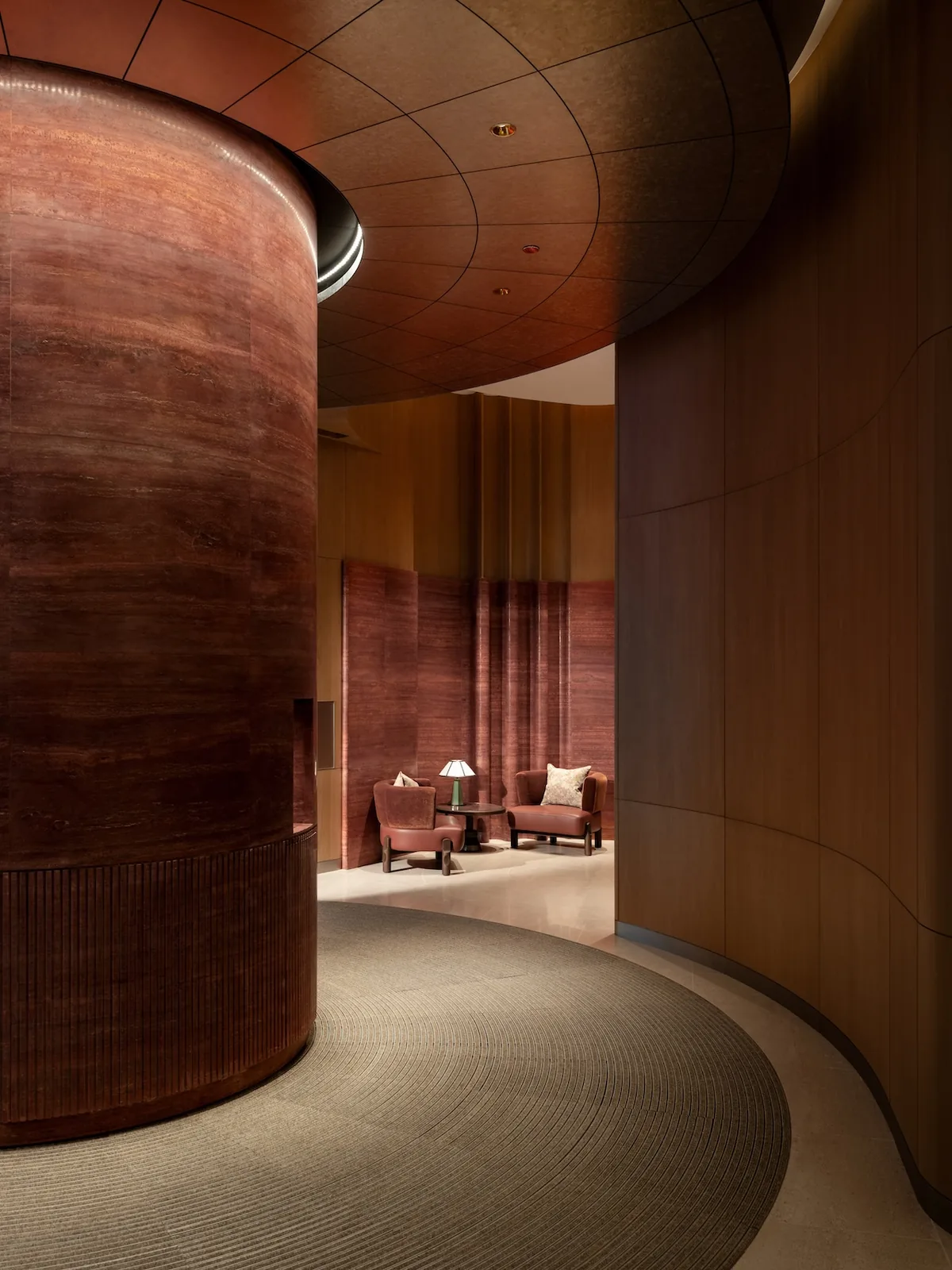 Mandarin Oriental'ın Yeni Yüzü: Wang'ın Sömürgeci Konak Yorumu