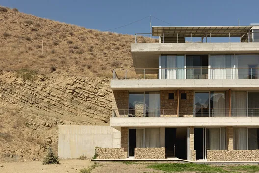 Lele Hotel: Dağın Dokusuna Karışan İç Mimarlık