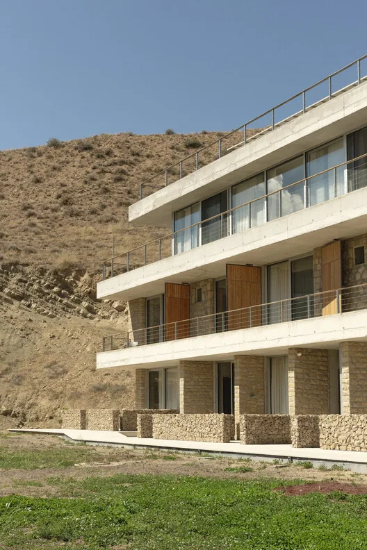 Lele Hotel: Dağın Dokusuna Karışan İç Mimarlık