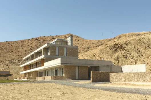 Lele Hotel: Dağın Dokusuna Karışan İç Mimarlık