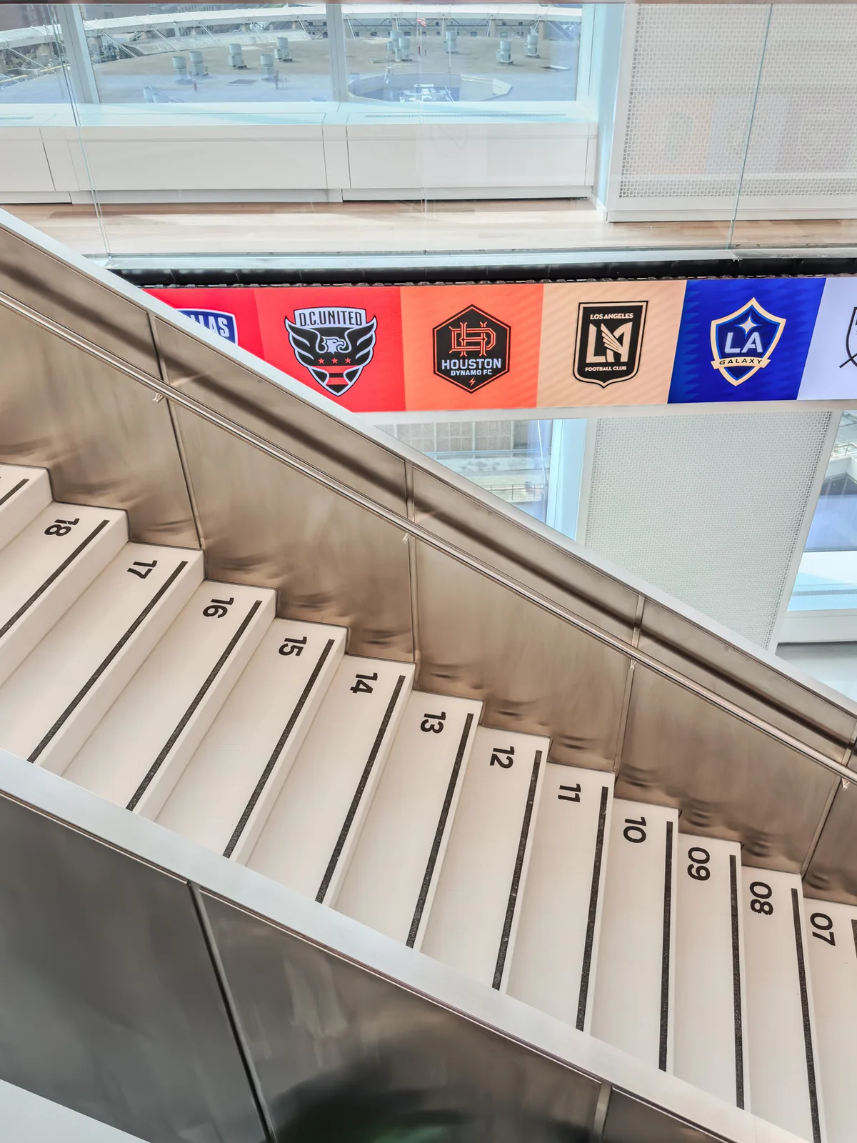 MLS'in Yeni Merkezi: Ofis mi, Stadyum mu?