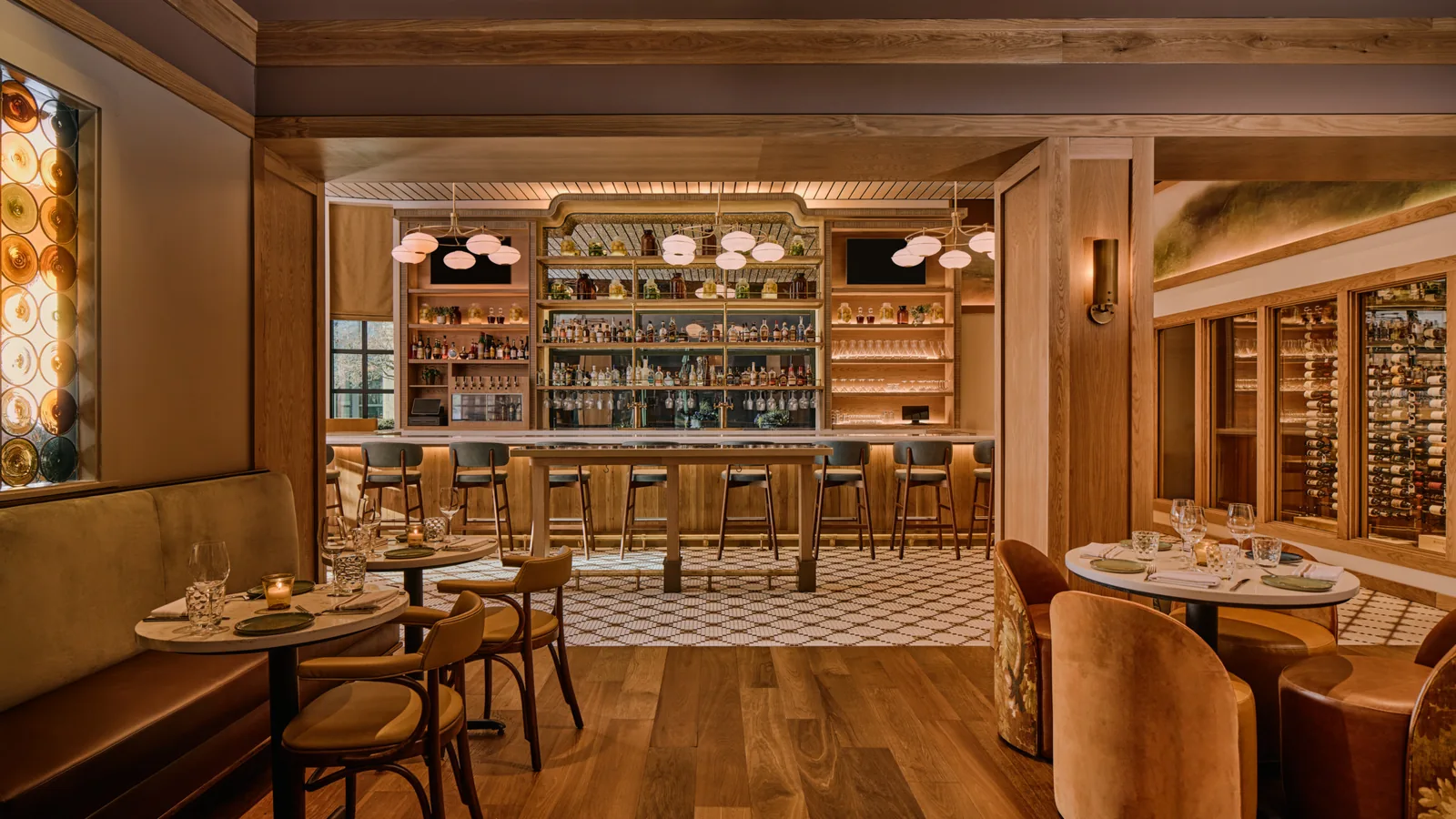 Napa Vadisi Paris'le Buluştu: Charlotte'ta Şarap Tutkunu Bistro