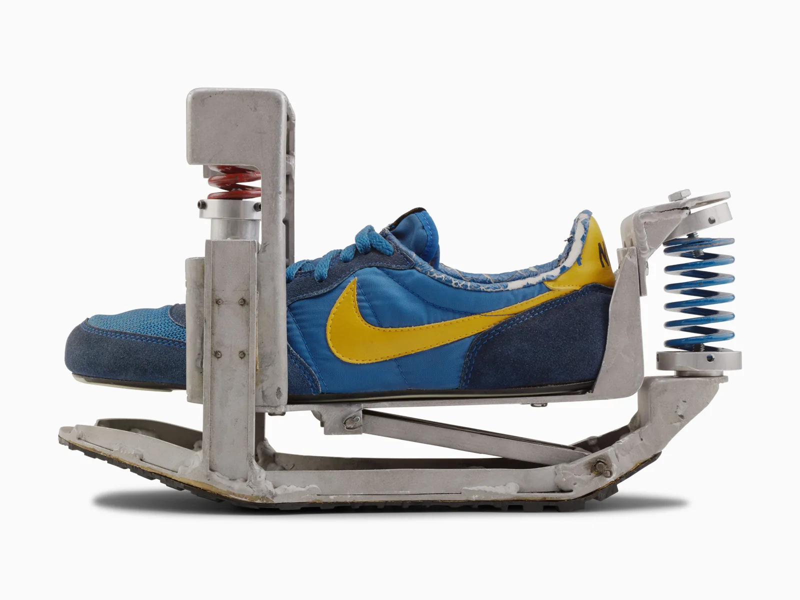 Nike'ın 50 Yıllık Tasarım Hikayesi: Swoosh'un Gizli Arşivi