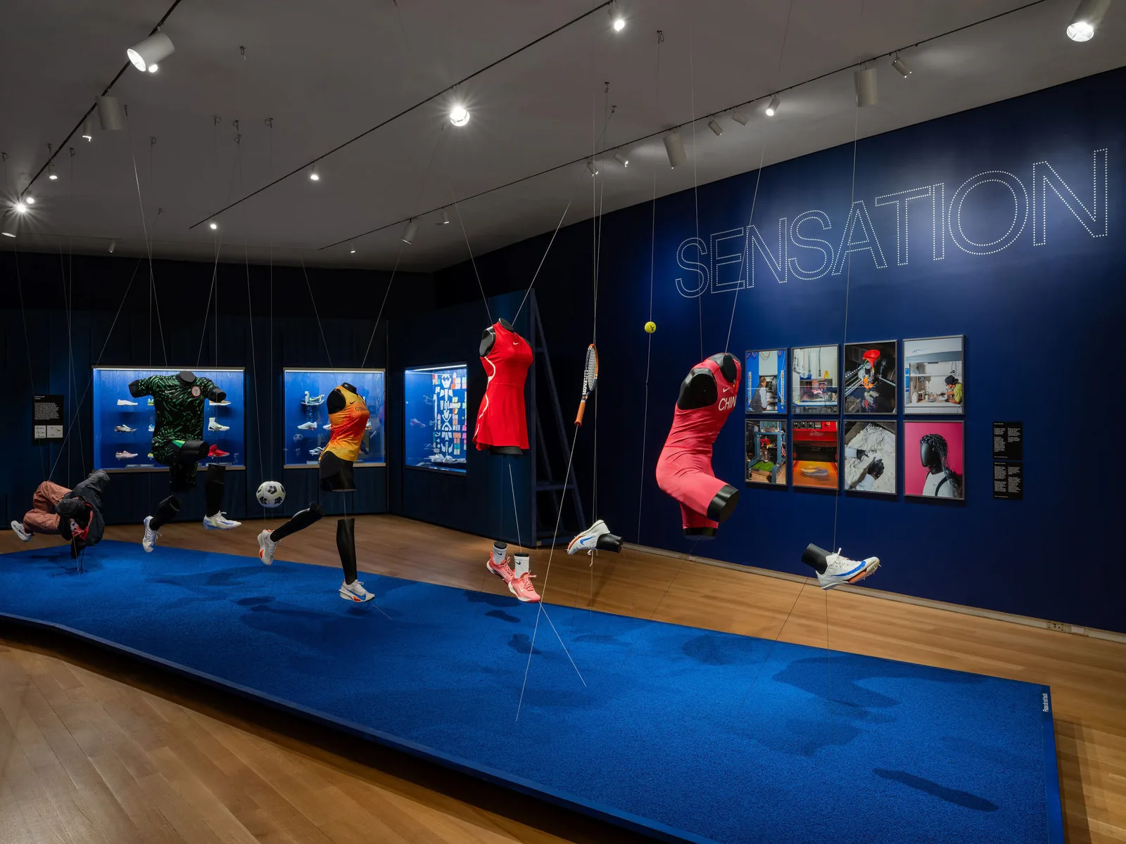 Nike'ın 50 Yıllık Tasarım Hikayesi: Swoosh'un Gizli Arşivi