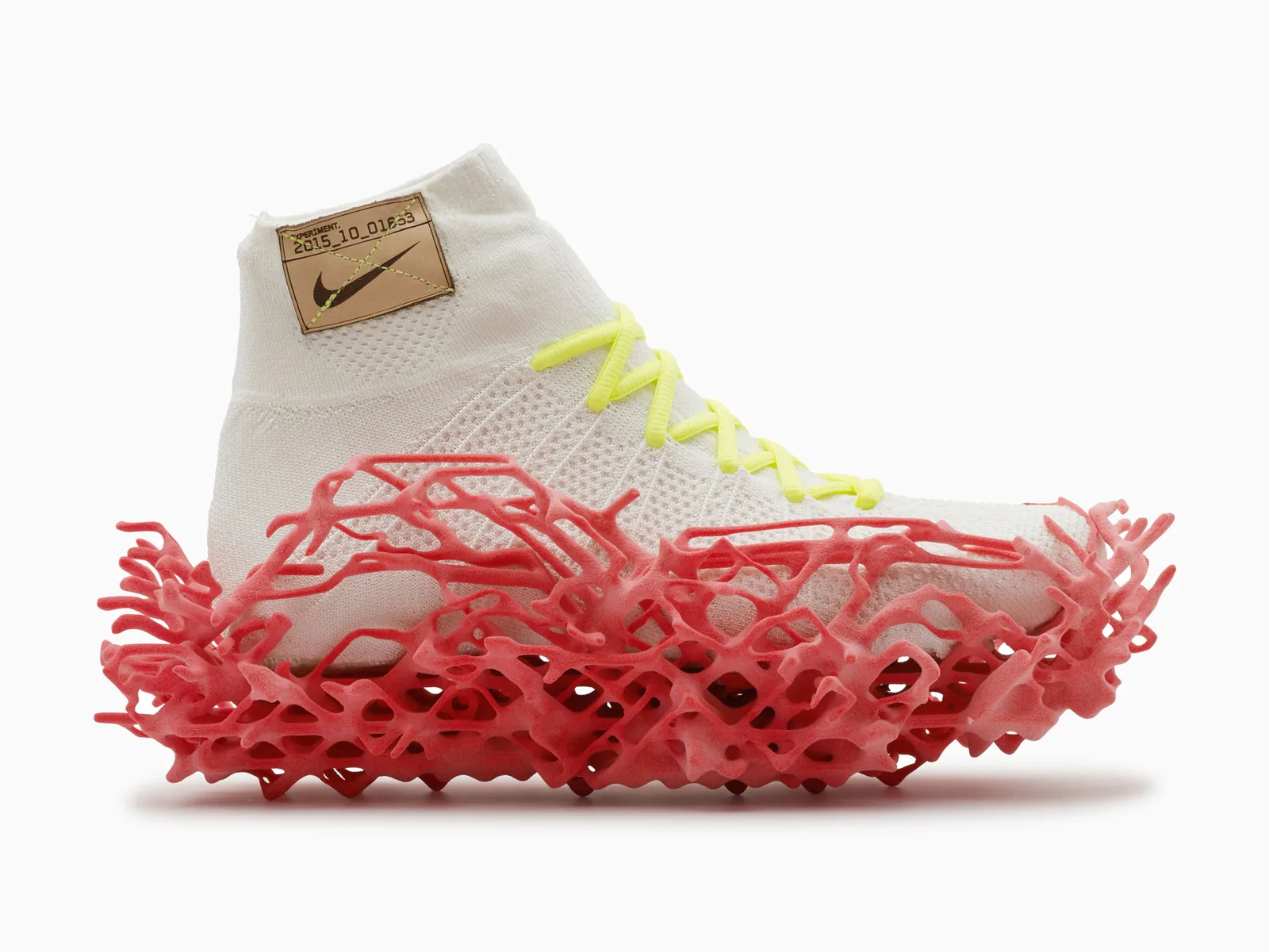 Nike’ın 50 Yıllık Tasarım Hikayesi: Swoosh’un Arkasında Ne Var?