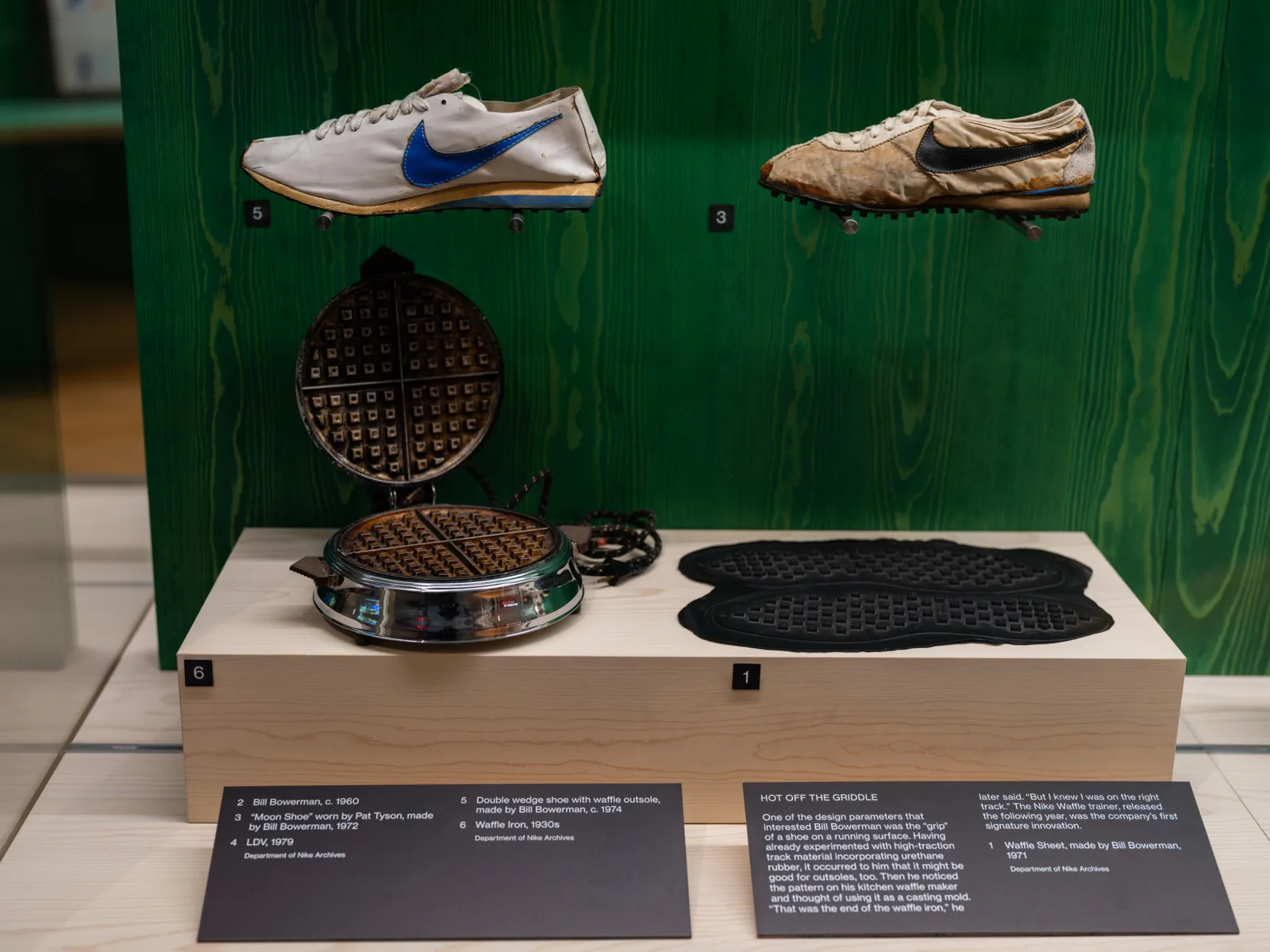 Nike'ın 50 Yıllık Tasarım Hikayesi: Swoosh'un Gizli Arşivi