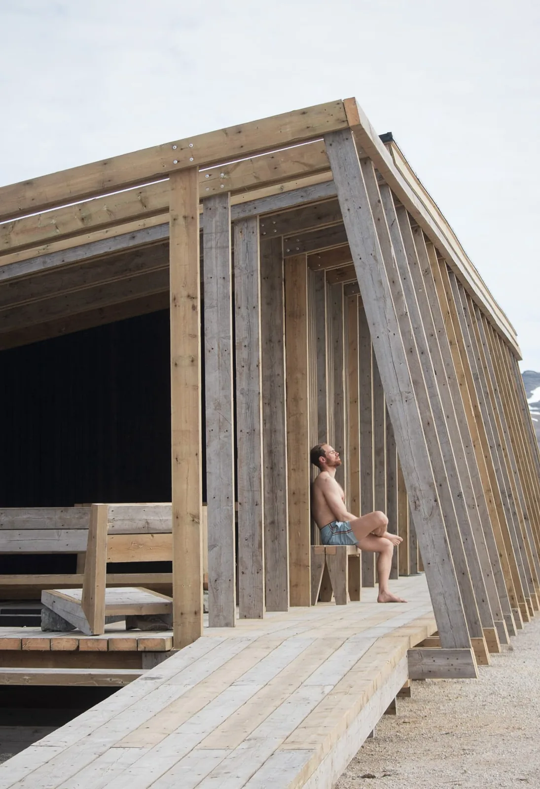 Norveç'te Geri Dönüşüm Ahşabından Gemi Formunda Sauna