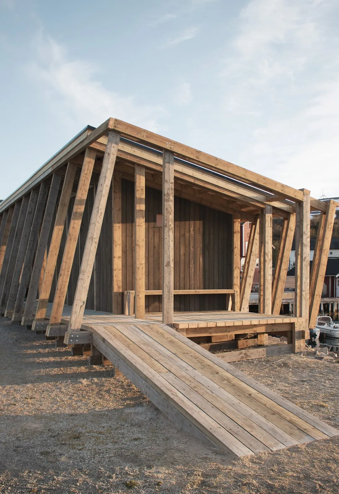 Norveç'te Geri Dönüşüm Ahşabından Gemi Formunda Sauna