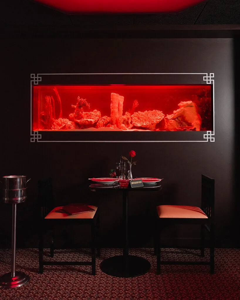 Paris'te Kırmızı Işıklı Restoran: Gece Kulübüne Dönüşen Mekan