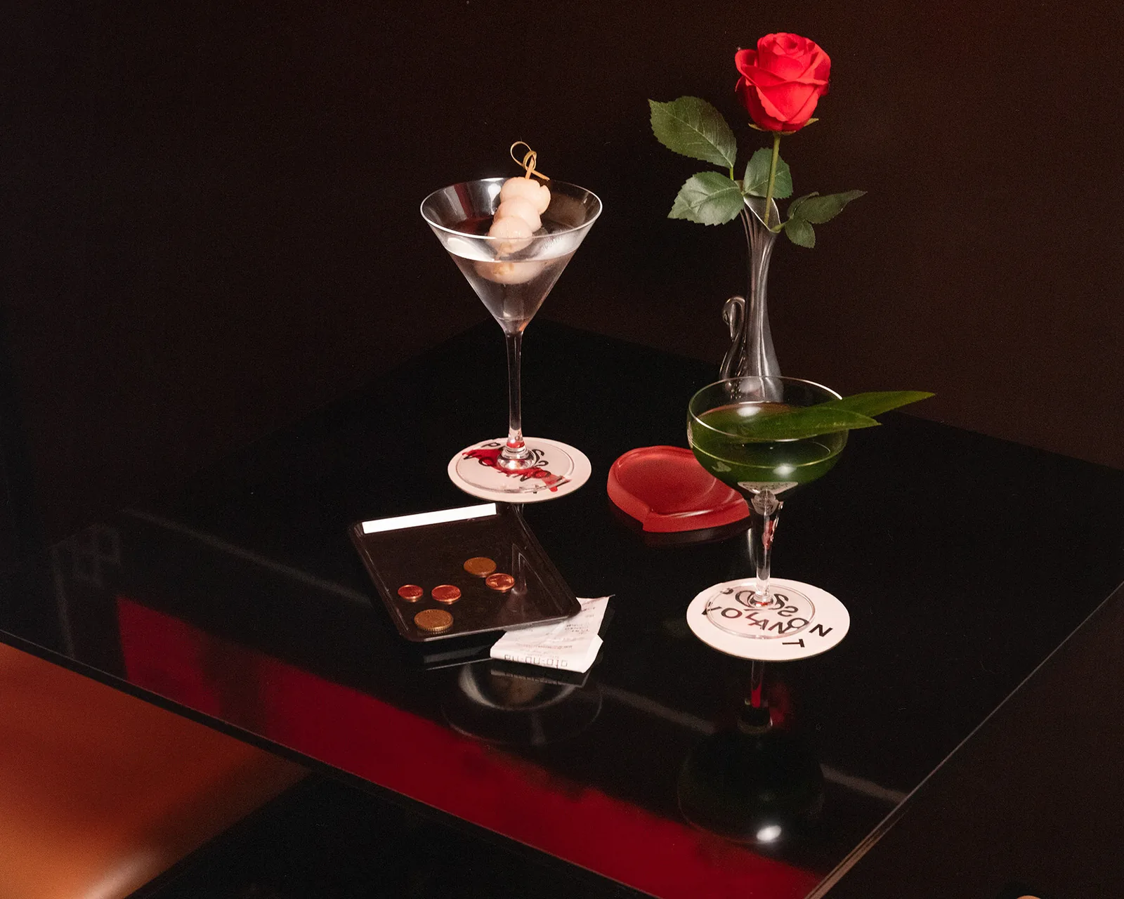 Paris'te Kırmızı Işıklı Restoran: Gece Kulübüne Dönüşen Mekan