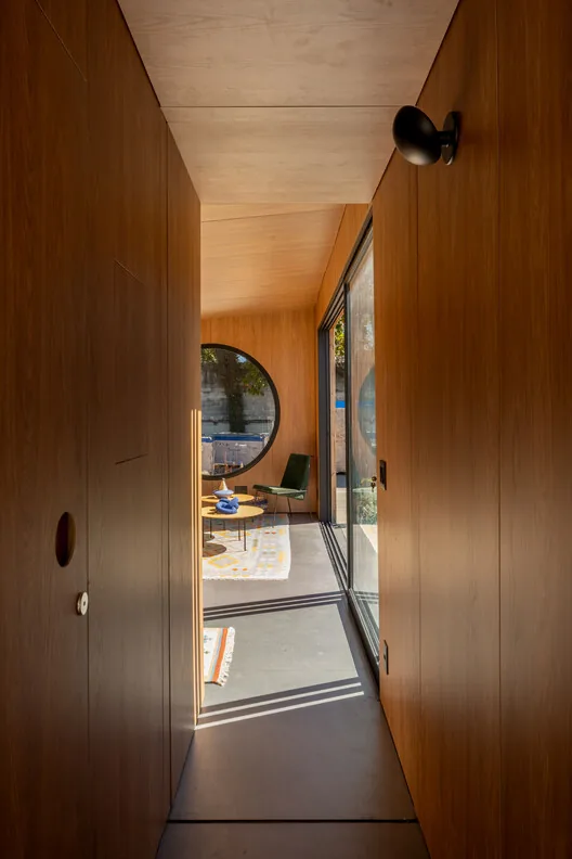 Prefabrik Evde Standardizasyon Yok: M38 House