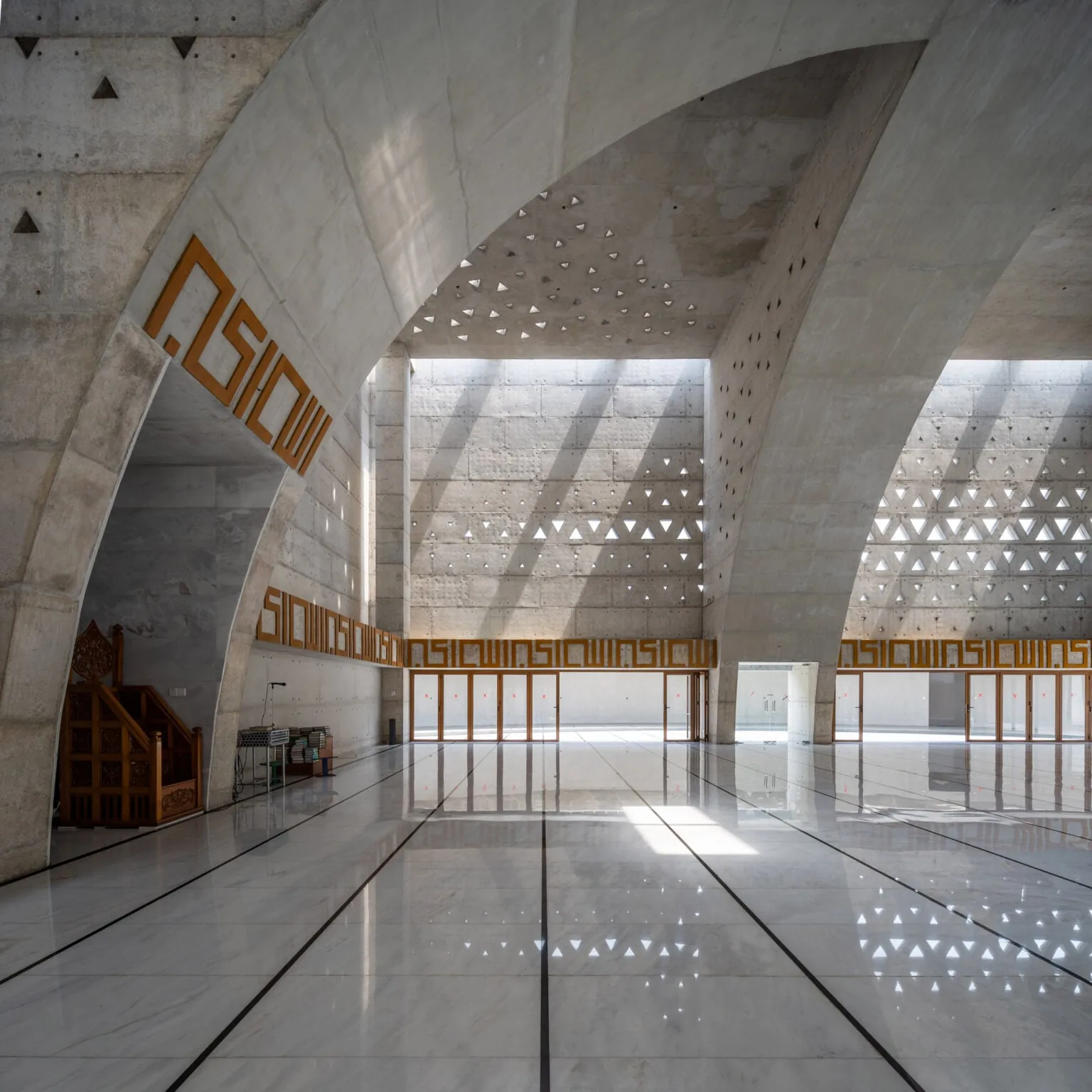 RIBA Ödüllü Nakshabid Architects: Bangladeş'ten İklim ve Emek Dersi