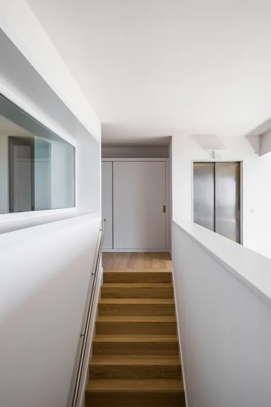 Siza'nın Eğimle Dansı: Colien Evi'nde Minimalizm