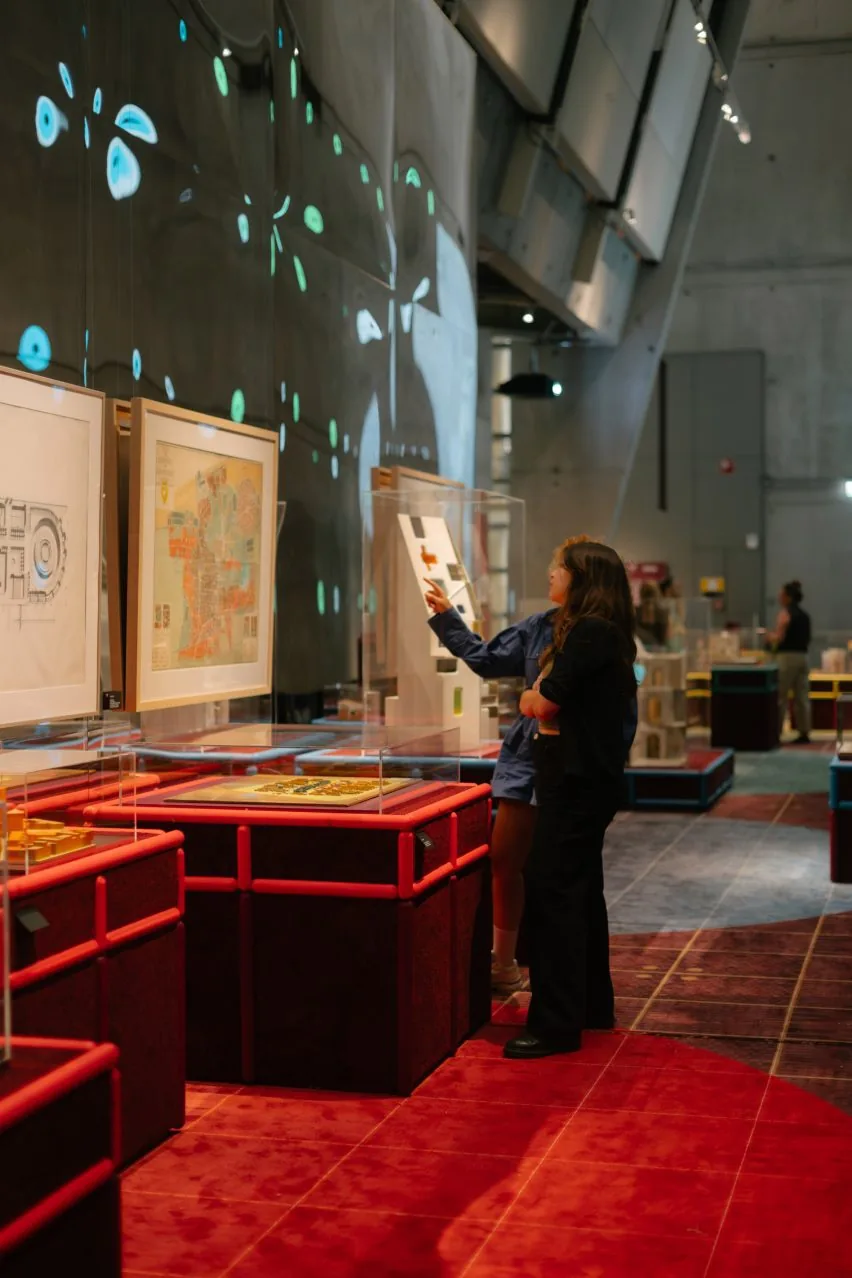 Space Popular’dan Rotterdam’da Halı Kaplı Galeri